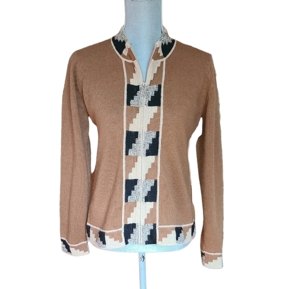 Handmade Equadorian Alpaca Cardigan Sweater - Picture 5 of 13